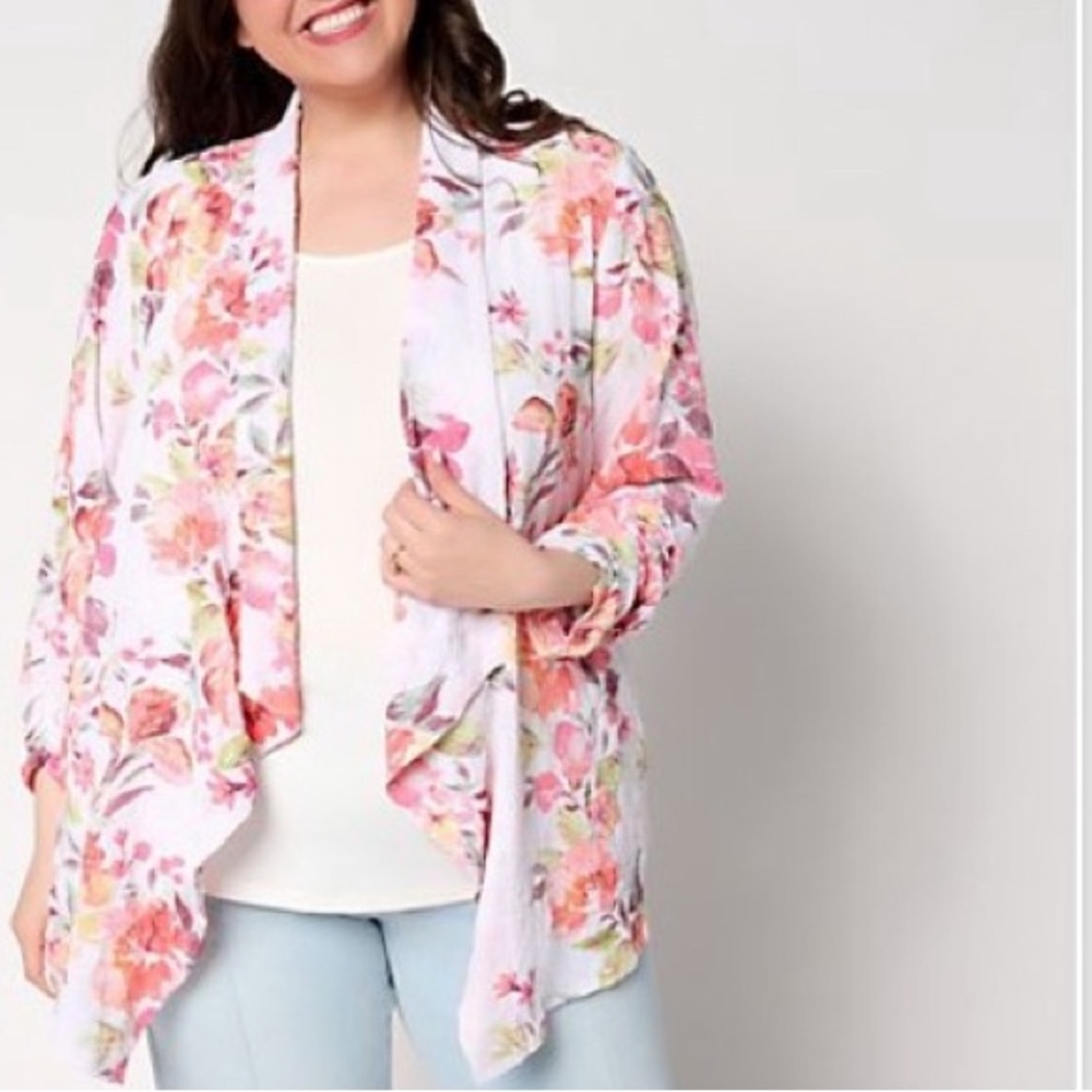 Susan Graver White Cardigan with Pink Floral Print and white tank NWOT SIZE M